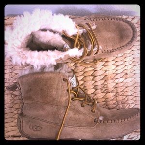 Ugg Women's Chickaree Slippers Chestnut